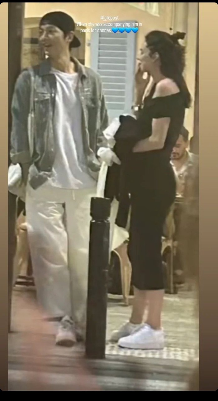 Rò rỉ hình ảnh hiếm trong buổi hẹn hò của Song Joong Ki và vợ bầu - Ảnh 1.