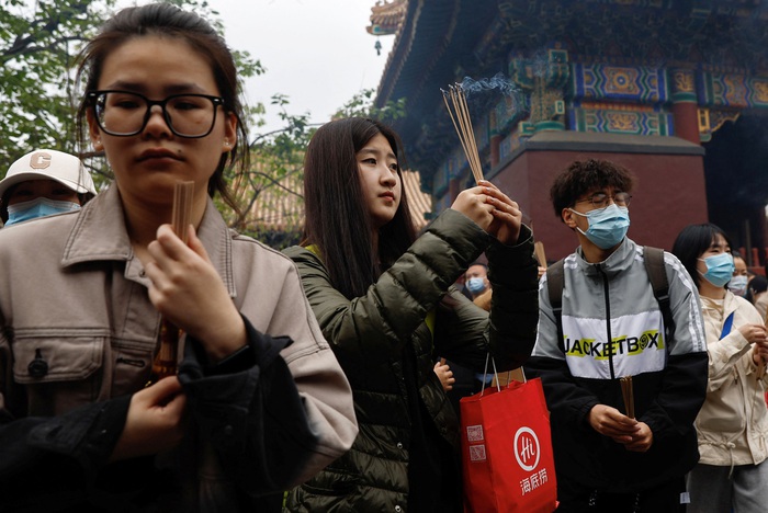Cảnh tượng buồn ở Trung Quốc: Báo động tình trạng thất nghiệp ở thanh niên - Ảnh 2.