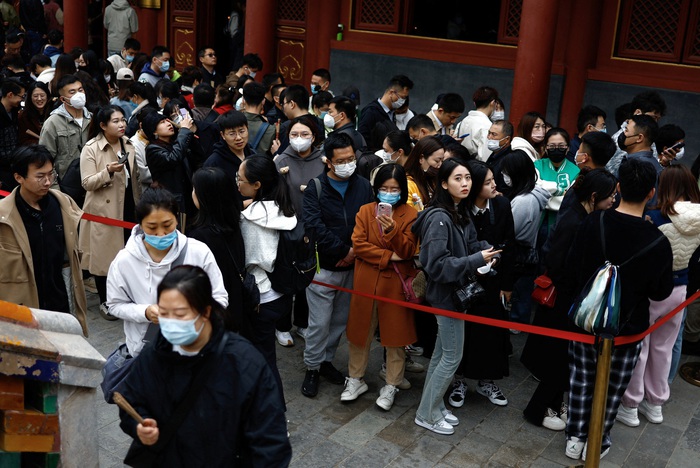 Cảnh tượng buồn ở Trung Quốc: Báo động tình trạng thất nghiệp ở thanh niên - Ảnh 1.