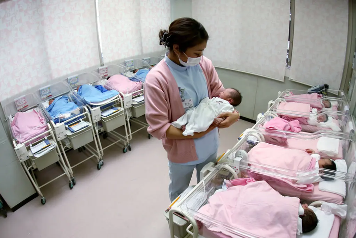 Tỷ lệ sinh ở Nhật Bản giảm mạnh