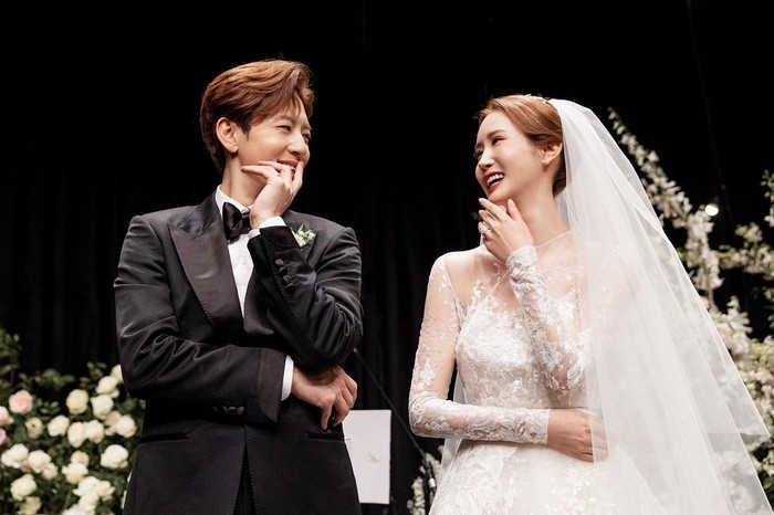 Lee Da Hae - Se7en công bố loạt ảnh trong hôn lễ đẹp như mơ - Ảnh 3.