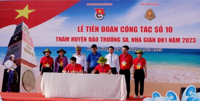 Hội LHPN Việt Nam tham gia đoàn công tác thăm và làm việc tại Trường Sa  - Ảnh 3.