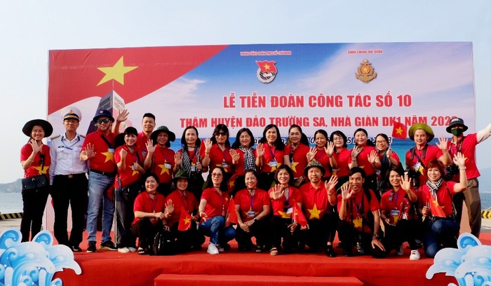 Hội LHPN Việt Nam tham gia đoàn công tác thăm và làm việc tại Trường Sa  - Ảnh 4.