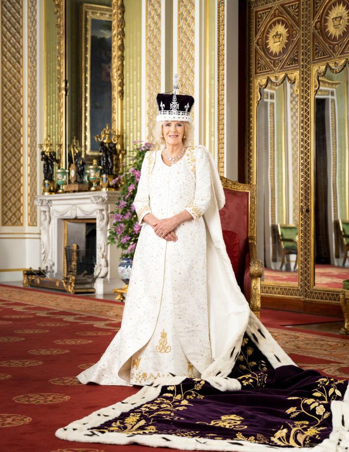 Hoàng gia Anh chính thức công bố bộ ảnh tuyệt đẹp của cả gia đình hậu Lễ đăng quang vua Charles III - Ảnh 2.
