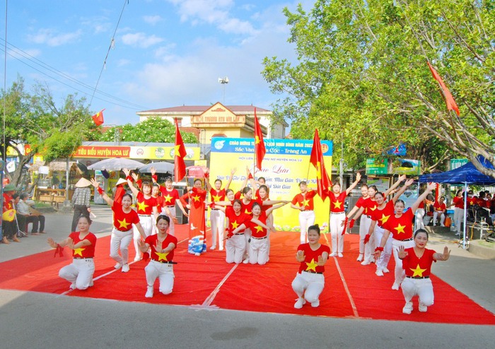 Phụ nữ Ninh Bình tham gia bảo tồn và phát huy giá trị của Di sản qua hội thi dân vũ - Ảnh 1.