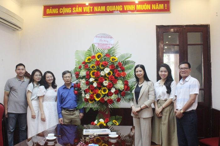 Lời cảm ơn của Báo PNVN nhân kỷ niệm 98 năm Ngày Báo chí cách mạng Việt Nam - Ảnh 4.