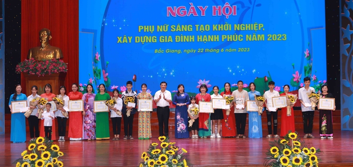 Bắc Giang: Ngày Hội phụ nữ sáng tạo khởi nghiệp, xây dựng gia đình hạnh phúc năm 2023 - Ảnh 2.
