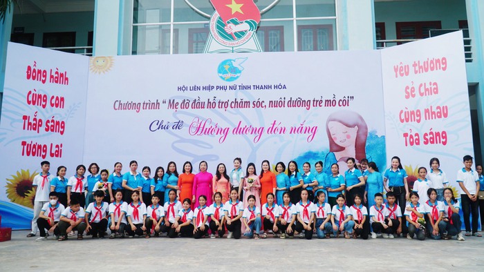 Thanh Hoá: Tôn vinh các cặp mẹ - con đỡ đầu tiêu biểu - Ảnh 14.