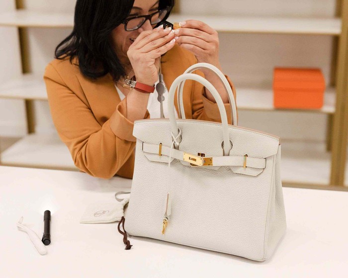 Chàng trai dành 60 giờ để tự tay làm chiếc túi Hermès Birkin phiên bản thủ công cho bạn gái - Ảnh 1.