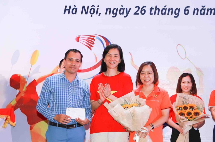 Gần 200 công đoàn viên Cơ quan TƯ Hội LHPN Việt Nam tranh tài dân vũ và cầu lông - Ảnh 18.