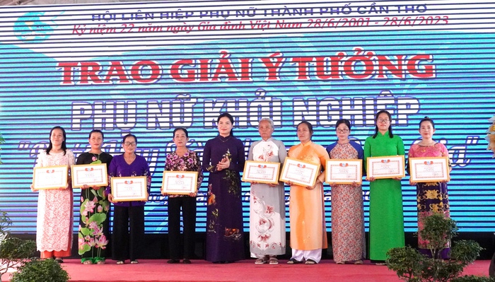 Chủ tịch Hội LHPN Việt Nam Hà Thị Nga tham dự Ngày hội phụ nữ sáng tạo - khởi nghiệp tại Cần Thơ - Ảnh 3.