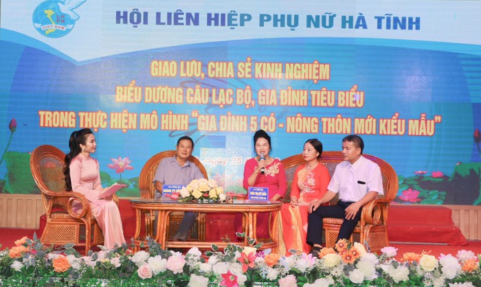 Hà Tĩnh: Biểu dương 22 hộ gia đình tiêu biểu trong thực hiện mô hình &quot;Gia đình 5 có - NTM kiểu mẫu&quot; - Ảnh 3.