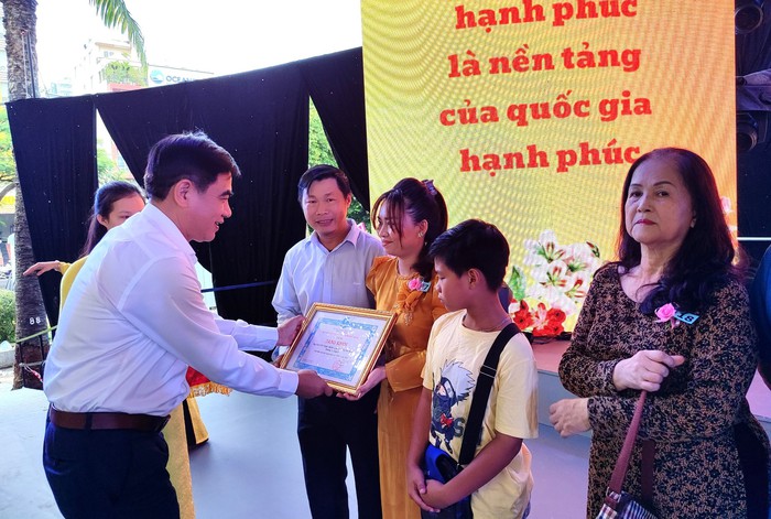TPHCM: Tôn vinh những bông hoa tươi thắm nhân Ngày Gia đình Việt Nam - Ảnh 2.