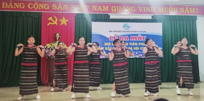 “Đội tiên phong nắm bắt dư luận xã hội cộng đồng” góp phần giải quyết bức xúc của phụ nữ  - Ảnh 1.