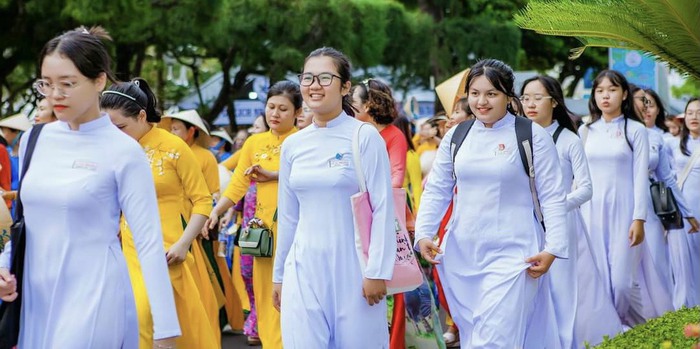 Khánh Hoà: Hơn 6.000 cán bộ, hội viên diễu hành áo dài nhân dịp Festival biển Nha Trang - Ảnh 2.