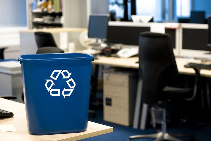 7 bí quyết để giảm thiểu rác thải chốn công sở - Ảnh 1.