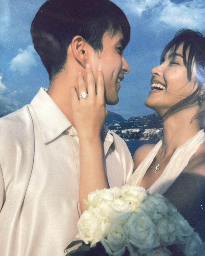 Nadech Kugimiya cầu hôn thành công Yaya Urassaya sau 11 năm yêu - Ảnh 1.