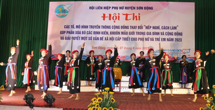 Gắn với phát triển kinh tế trong đồng bào dân tộc thiểu số và xây dựng gia đình hạnh phúc - Ảnh 3.