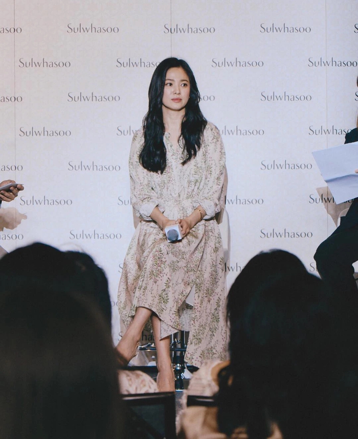 Style diện váy mùa hè trẻ trung của Song Hye Kyo - Ảnh 6.