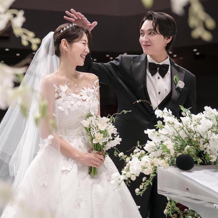Xu hướng mới của Kbiz: Song Joong Ki, Park Shin Hye đều thông báo có con trước hôn nhân - Ảnh 1.