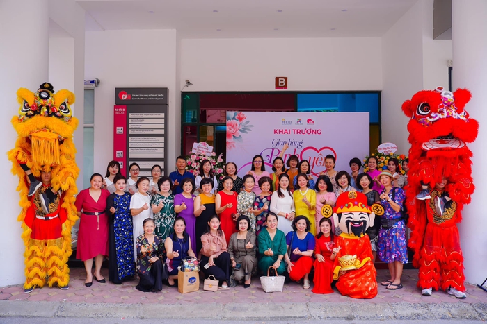 Gian hàng Bình yên kết nối, hỗ trợ và giới thiệu các sản phẩm do phụ nữ Việt sản xuất - Ảnh 2.