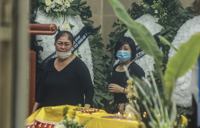 Xót xa đám tang 3 nạn nhân tử vong trong vụ cháy ở Thổ Quan - Ảnh 4.