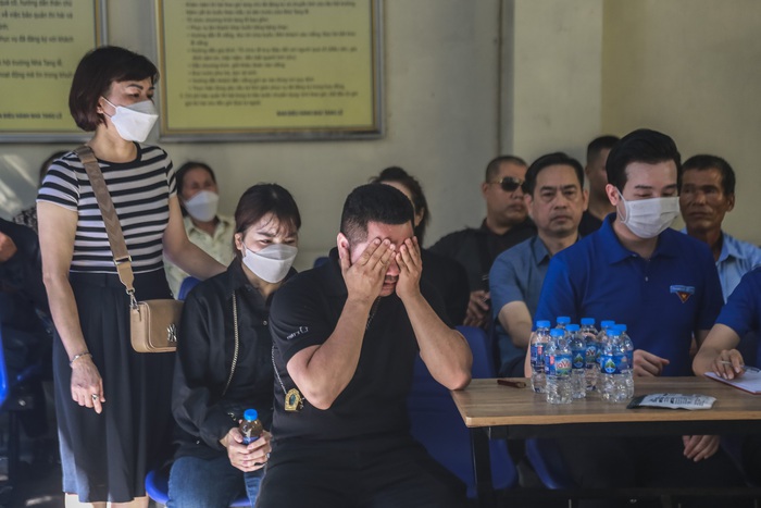 Xót xa đám tang 3 nạn nhân tử vong trong vụ cháy ở Thổ Quan - Ảnh 11.