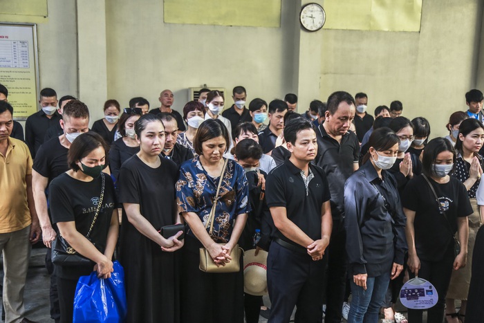 Xót xa đám tang 3 nạn nhân tử vong trong vụ cháy ở Thổ Quan - Ảnh 13.