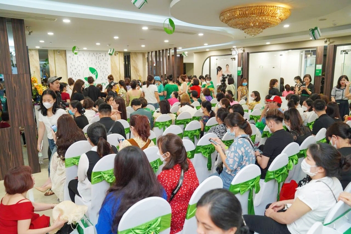 Hàng loạt sao Việt và ngọc nữ đình đám đã cùng nhau đọ sắc mãn nhãn trong siêu sinh nhật Thu Cúc tuổi 27. - Ảnh 3.