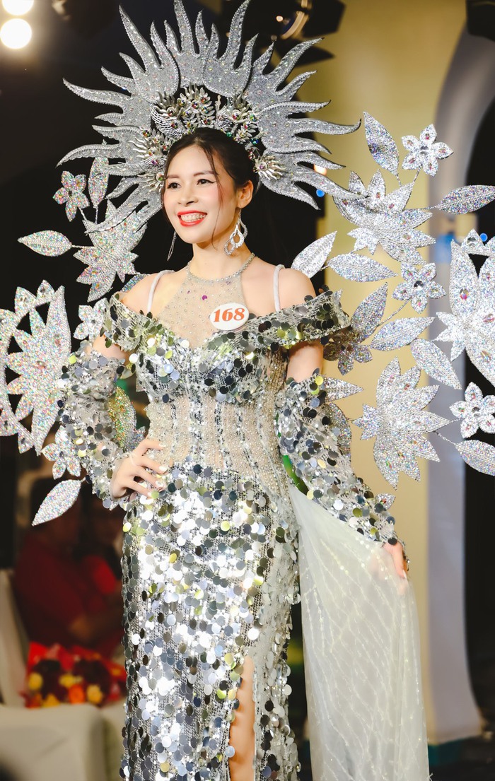 Vũ Thục Hiền đăng quang Hoa hậu Doanh nhân Du lịch Việt Nam ở tuổi 41 - Ảnh 1.