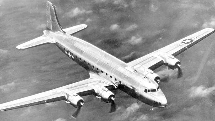 Sự thật về máy bay chở 92 người mất tích bí ẩn, 35 năm sau "hạ cánh" với cảnh tượng kinh hoàng - Ảnh 1