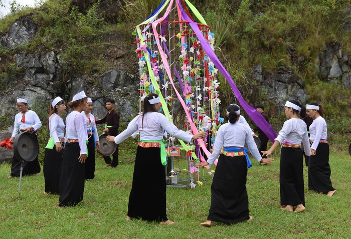 Lễ hội mừng cây bông- vật thiêng của người Thái, người Mường - Ảnh 6.
