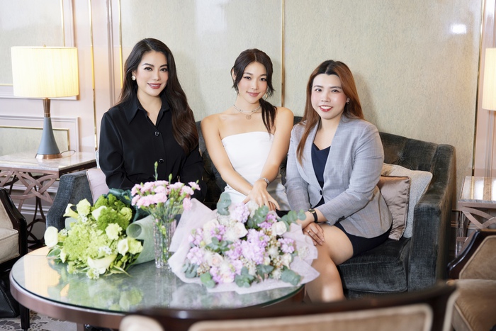 Đương kim Miss Earth sang Việt Nam, Trương Ngọc Ánh đích thân ra đón - Ảnh 3.