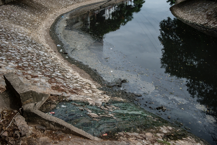 Cận cảnh những con sông &quot;chết&quot; chuẩn bị được phục hồi chất lượng nước ở Hà Nội - Ảnh 5.
