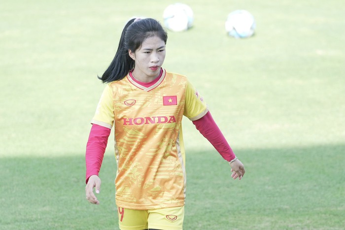 Thanh Nhã của đội tuyển nữ Việt Nam được đánh giá là 1 trong 6 nữ tiền vệ trẻ xuất sắc của châu Á có mặt tại World Cup