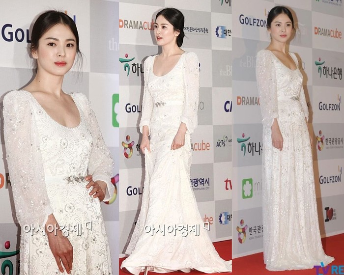 Sự tinh tế của Song Hye Kyo khi diện váy dạ hội - Ảnh 1.