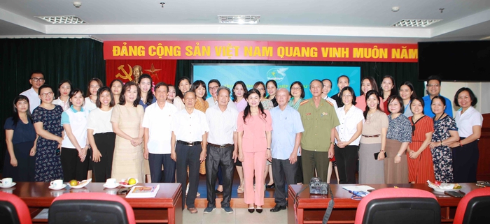 TƯ Hội LHPN Việt Nam: Ấm áp buổi gặp mặt, tri ân người có công với Cách mạng - Ảnh 2.