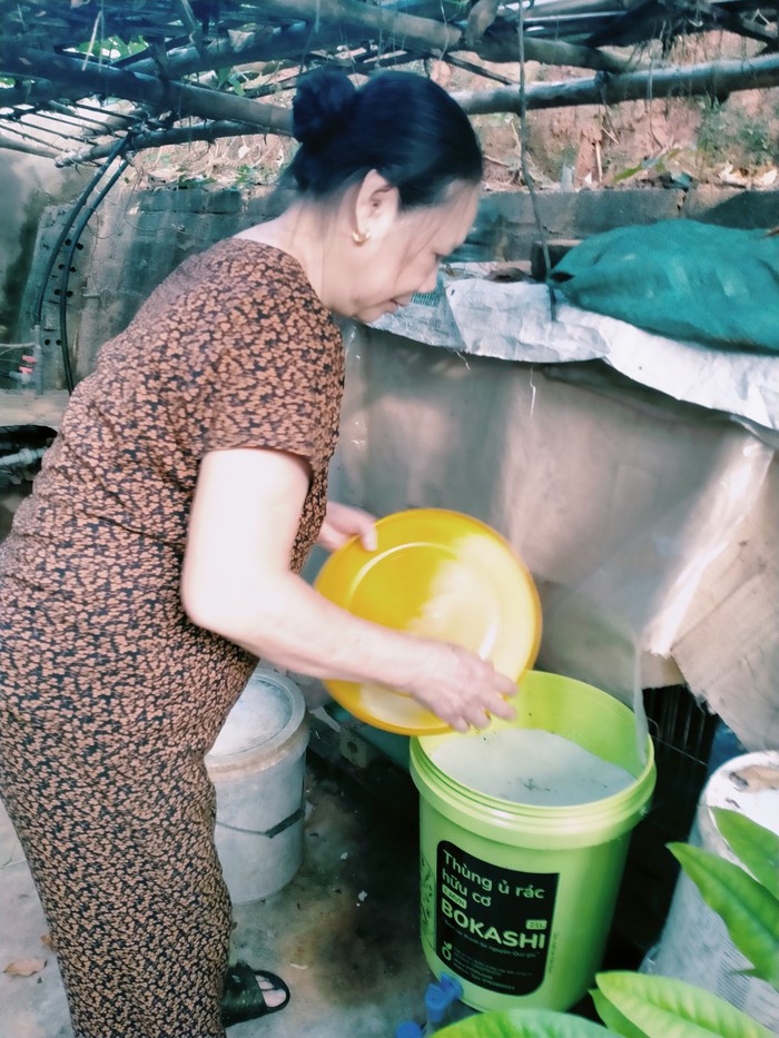 Phân loại rác thải tại nguồn góp phần về đích nông thôn mới tại Yên Bình - Ảnh 1.