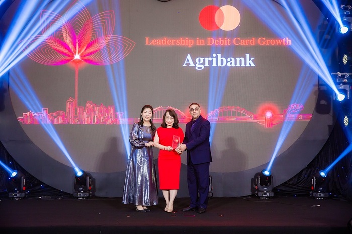 Agribank khẳng định thương hiệu bằng những Giải thưởng uy tín - Ảnh 4.