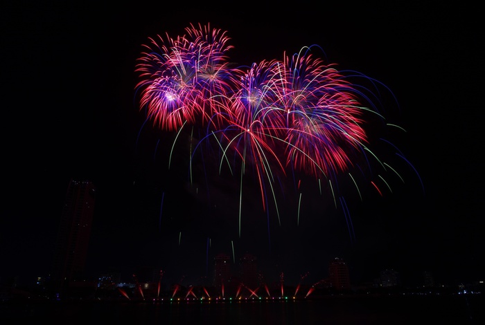 Mãn nhãn màn tranh tài đỉnh cao trong đêm chung kết Lễ hội pháo hoa quốc tế Đà Nẵng - Ảnh 5.