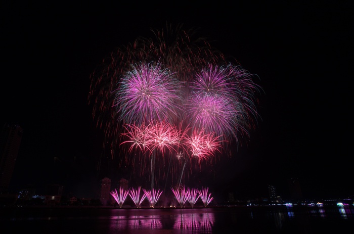 Mãn nhãn màn tranh tài đỉnh cao trong đêm chung kết Lễ hội pháo hoa quốc tế Đà Nẵng - Ảnh 6.
