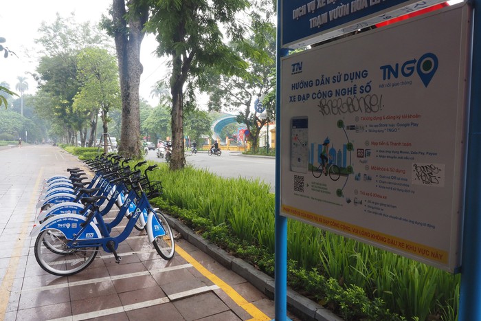 Những chiếc xe đạp công cộng đầu tiên xuất hiện tại Hà Nội - Ảnh 1.