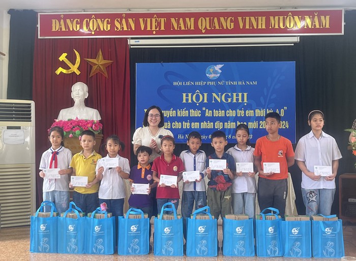 Hội LHPN tỉnh Hà Nam tuyên truyền kiến thức an toàn cho trẻ em thời kỳ 4.0 - Ảnh 2.