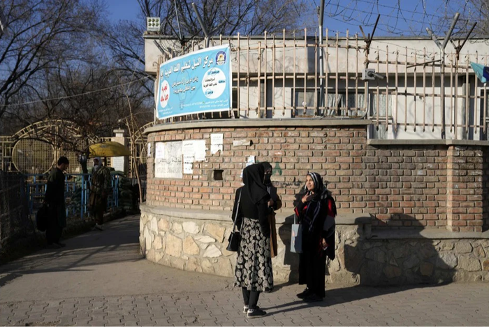 Các trường đại học Afghanistan sẵn sàng nhận nữ sinh, nhưng chỉ khi Taliban chấp thuận - Ảnh 1.