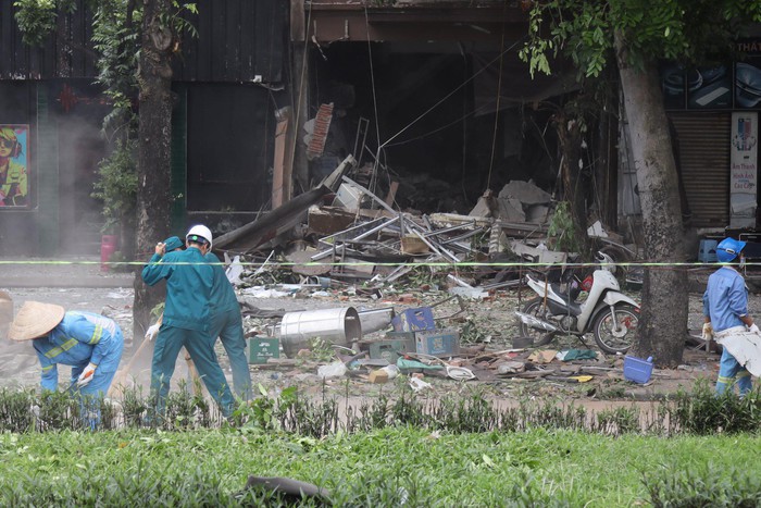 Nhân chứng vụ nổ ở Yên Phụ kể lại khoảnh khắc nhà cửa rung chuyển, khói bốc lên mù mịt - Ảnh 2.