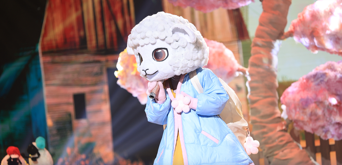 Cừu Bông đi tiếp tại The Masked Singer, netizen trêu: &quot;Ai cũng biết rồi, chỉ không muốn chị về nhà stream game thôi!&quot; - Ảnh 2.