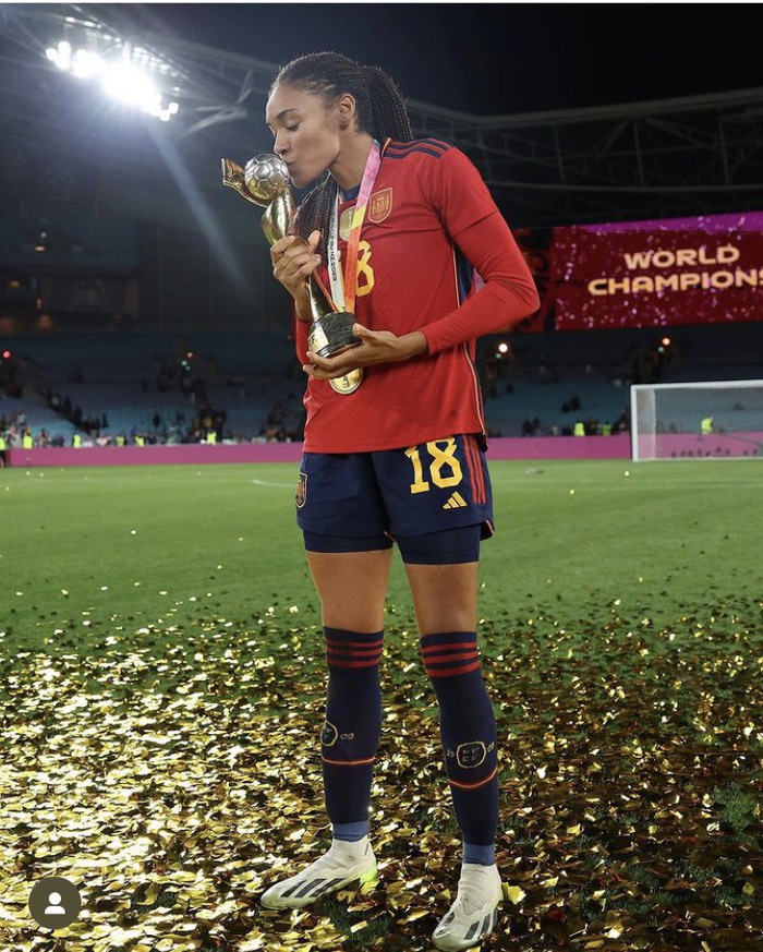 Những hình ảnh tuyệt đẹp và đầy cảm xúc sau trận chung kết World Cup nữ 2023 - Ảnh 10.