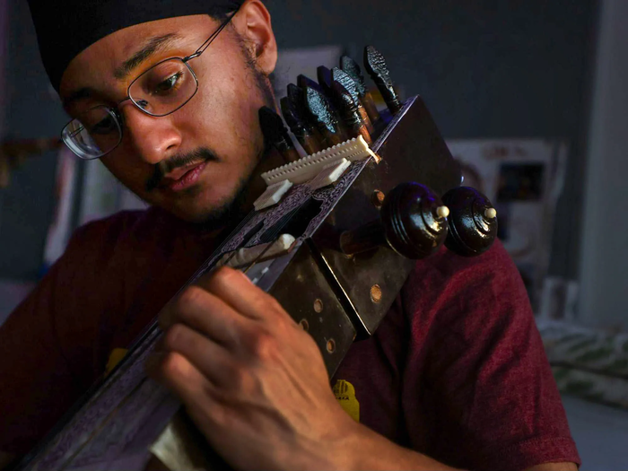 Người trẻ đạo Sikh đang kết nối lại với âm nhạc tôn giáo - Ảnh 2.
