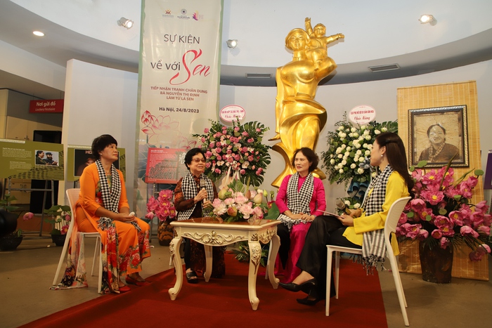 Bảo tàng Phụ nữ Việt Nam tiếp nhận tranh chân dung bà Nguyễn Thị Định làm từ lá sen - Ảnh 3.