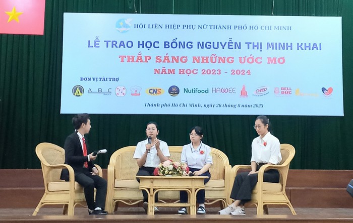 Học bổng Nguyễn Thị Minh Khai – 33 năm thắp sáng những ước mơ - Ảnh 1.